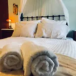 St. John Traditional House بيت للعطل