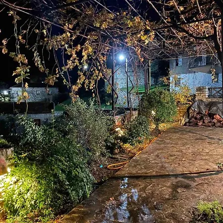 St. John Traditional House Дом отдыха *