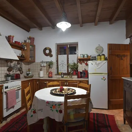 Dom wakacyjny St. John Traditional House *