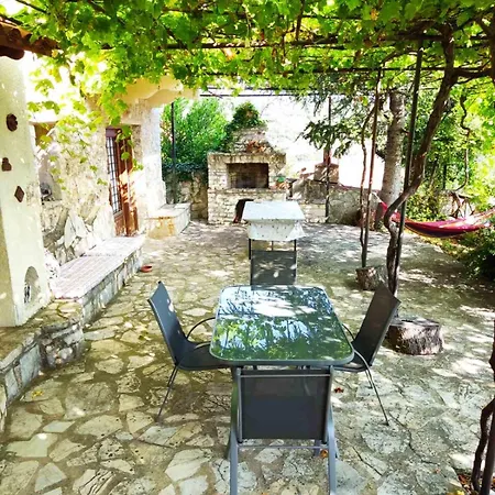 Дом отдыха St. John Traditional House *