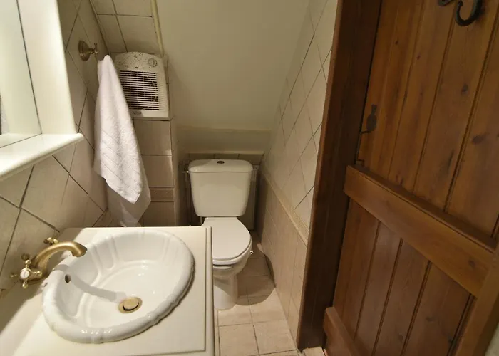 St. John Traditional House Hébergement de vacances *