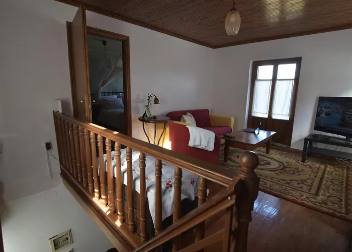 St. John Traditional House 펜션 *