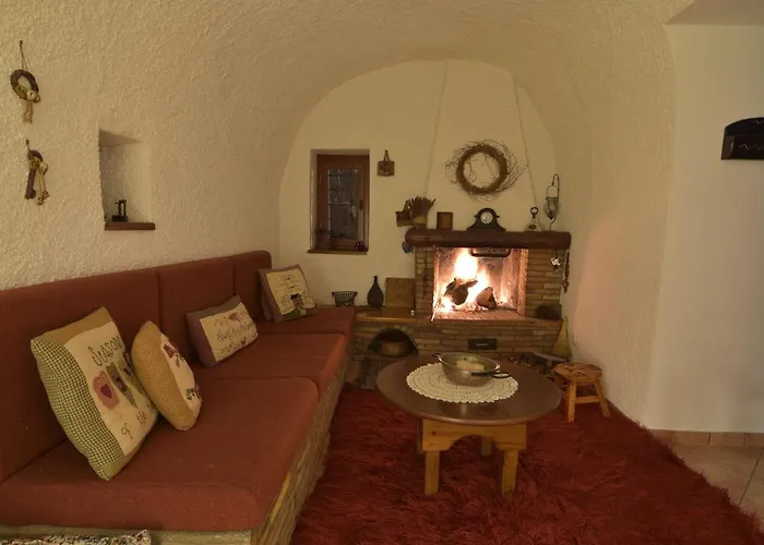 St. John Traditional House Hébergement de vacances